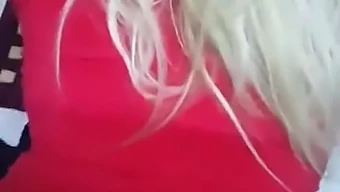 Türkin genießt geilen Blowjob einer jungen Frau